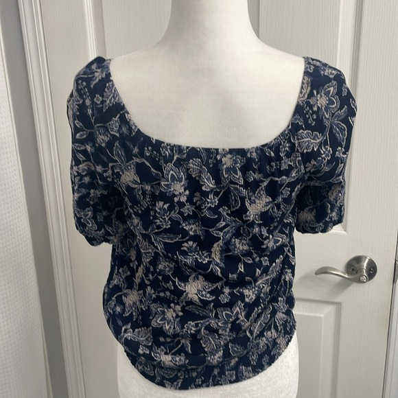 Pheasant Blouse Navy - Beige/Blue Floral Pattern Square Neck Puff Sleeve SizeXS - Picture 6 of 8